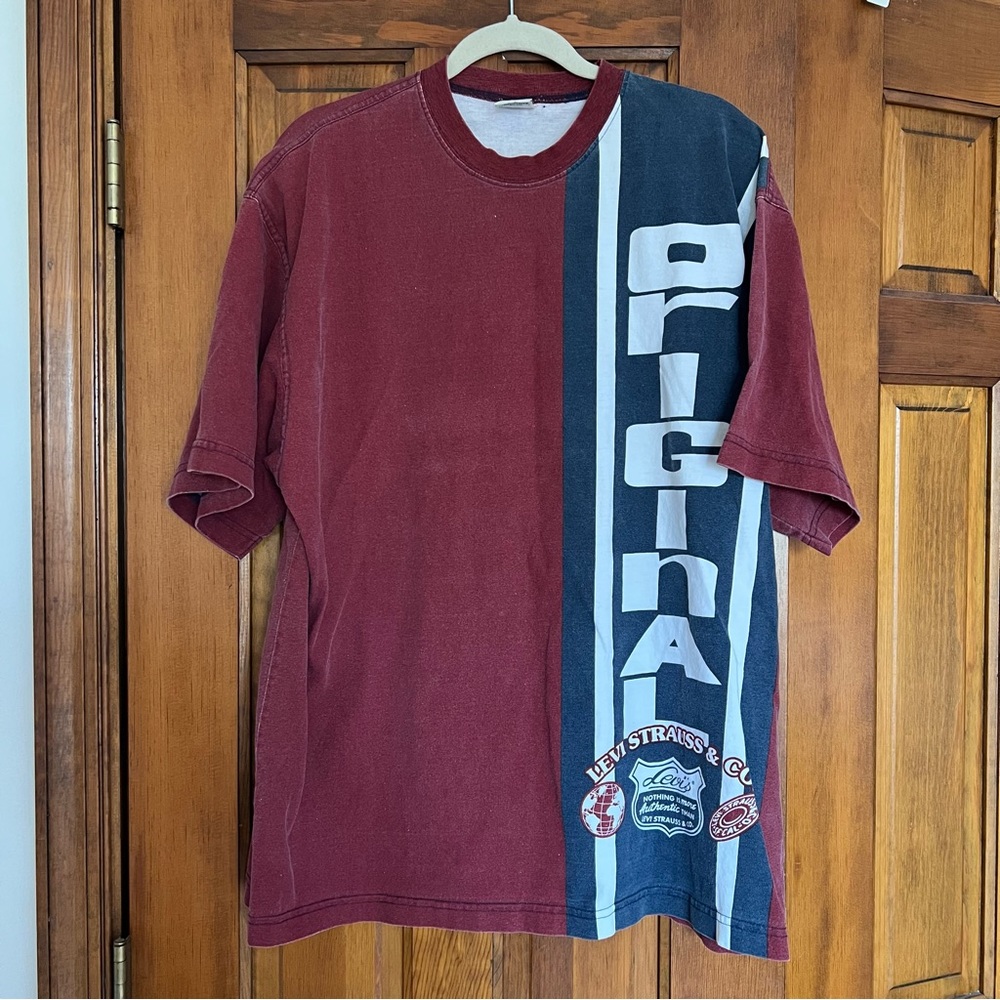 Vintage Levi's Burgundy and Navy Men's Shirt
